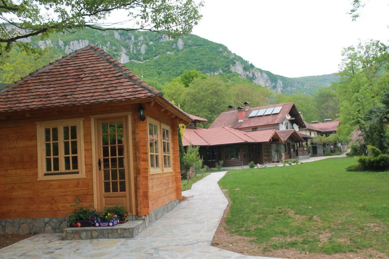 Vodopad Lisine Bed & Breakfast Strmosten Exterior photo